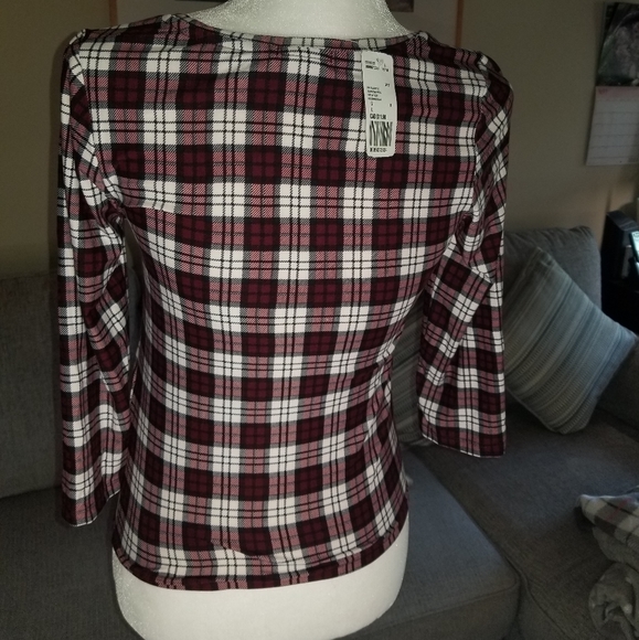BNWT Forever 21 plaid red, white, black sz. M - Picture 2 of 2